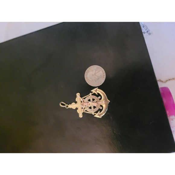 14k Glod Pendant